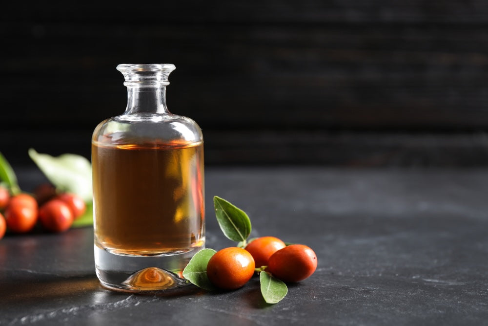 Benefits of Jojoba Oil for Hair: Moisture, Shine, Scalp Support , and What Science Shows